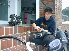 [Schuhe putzen]
